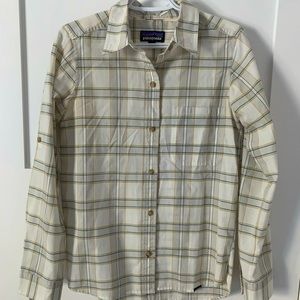 Patagonia men’s button up shirt